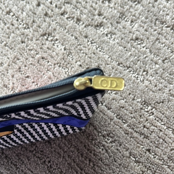 Christian Dior Cosmetic Pouch - Picture 5 of 9